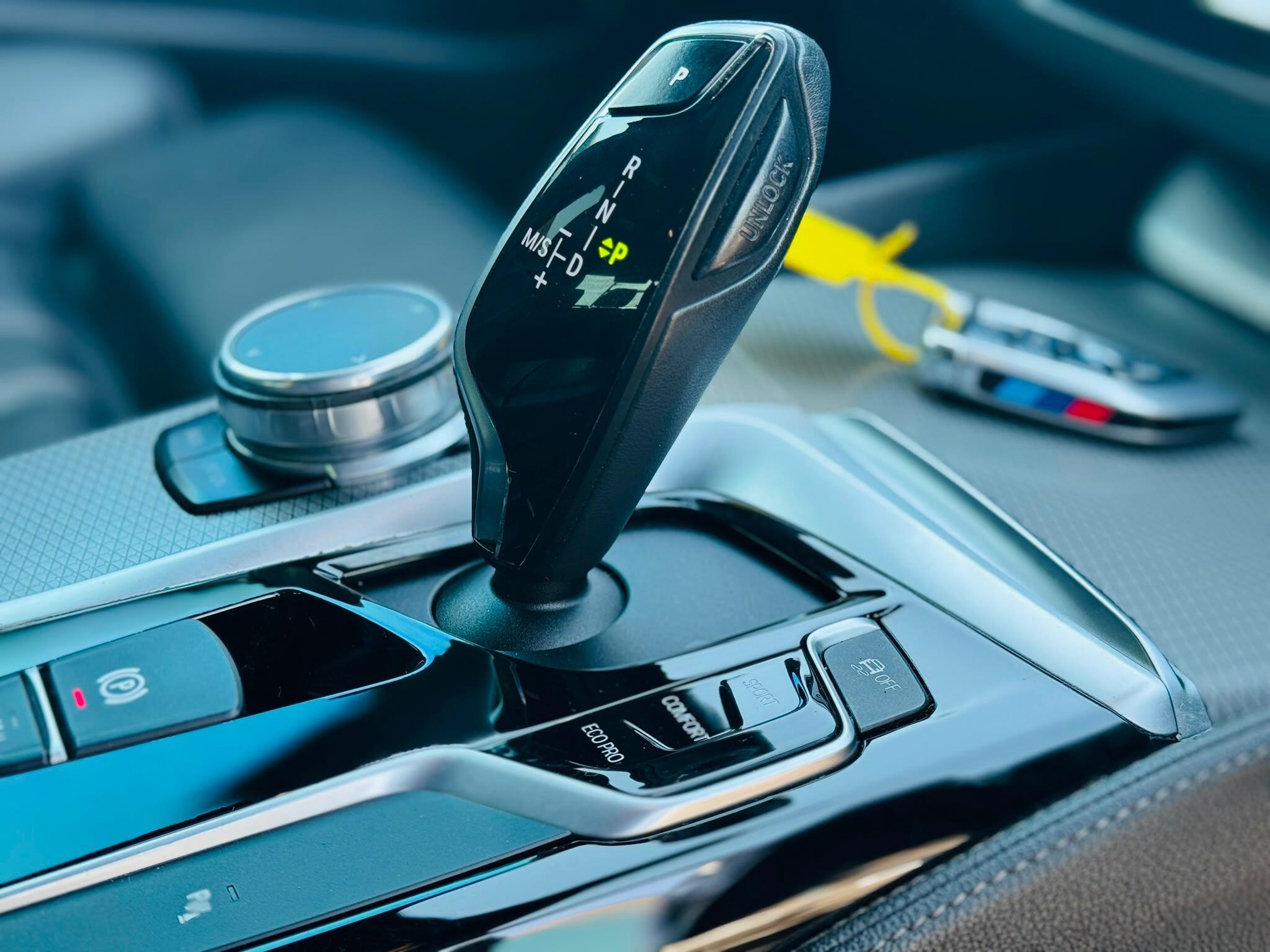 BMW 5 Series view 18
