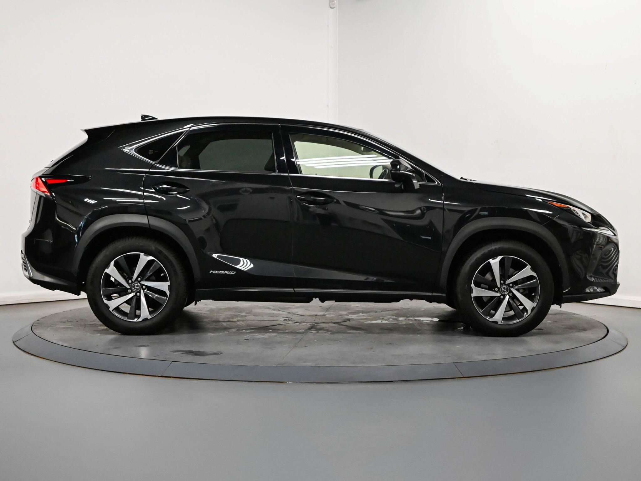Lexus NX view 24