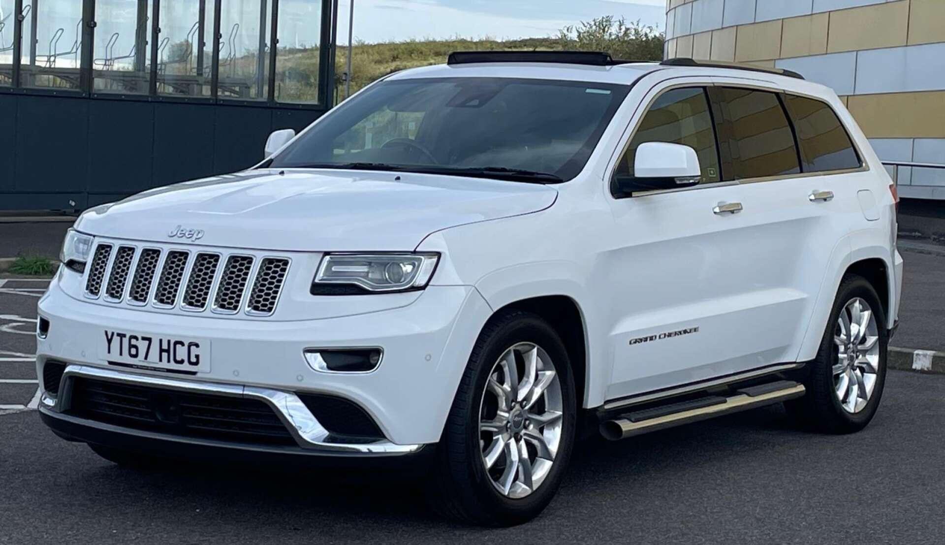 Jeep Grand Cherokee view 28