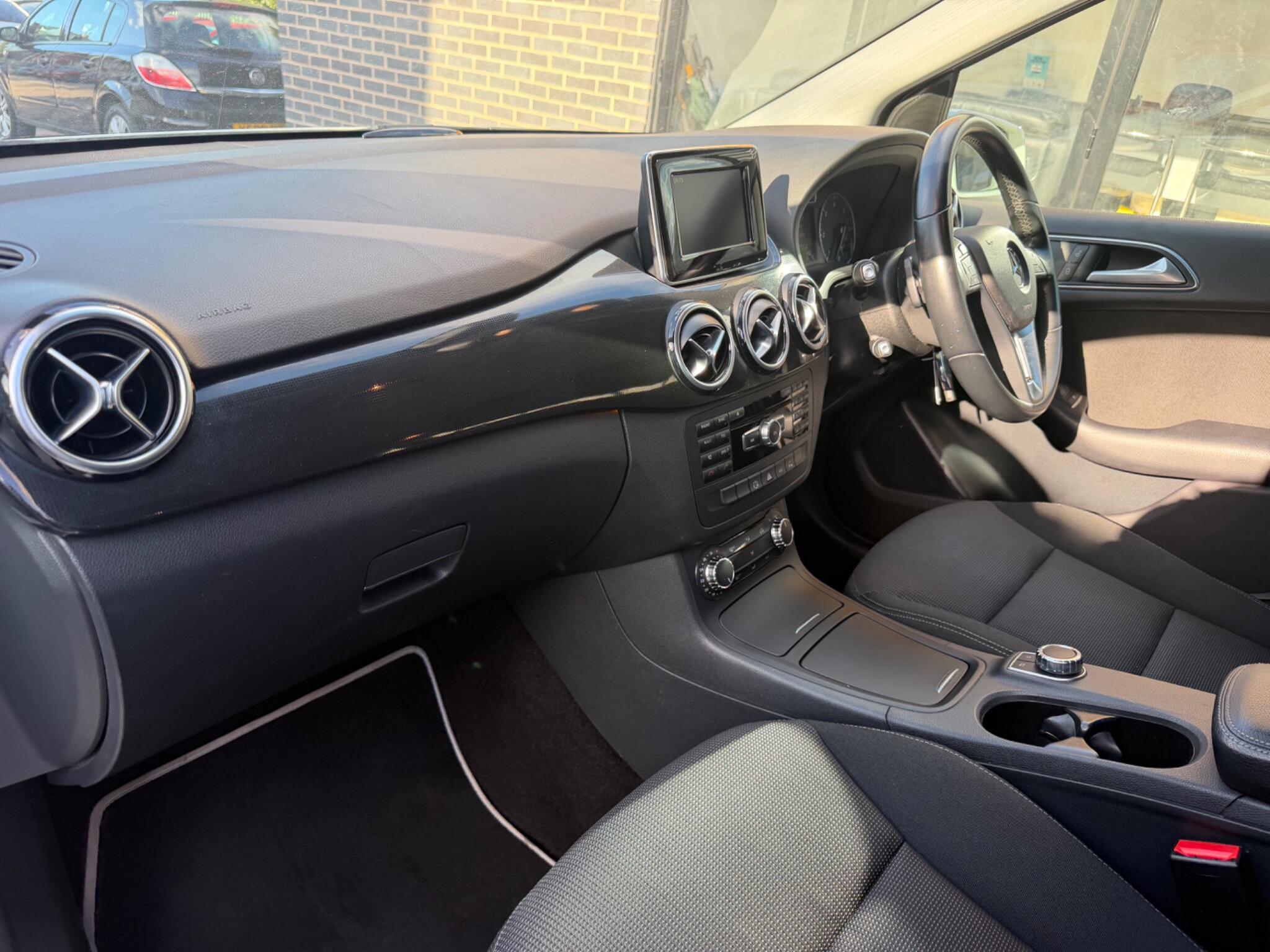 Mercedes-Benz B-Class view 16