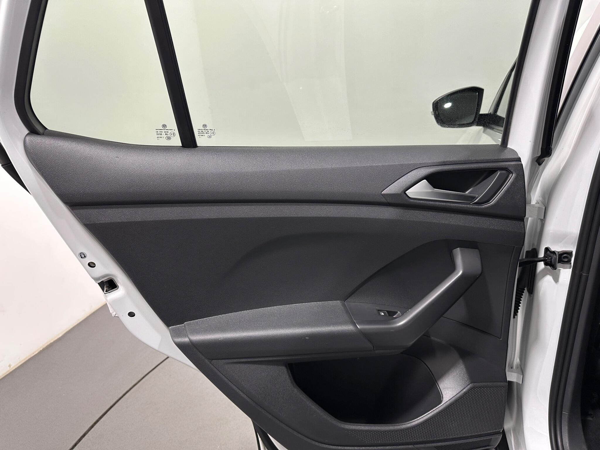 Volkswagen T-Cross view 39