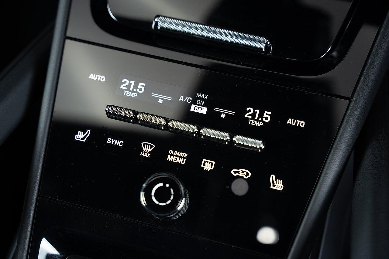 Porsche Cayenne view 32