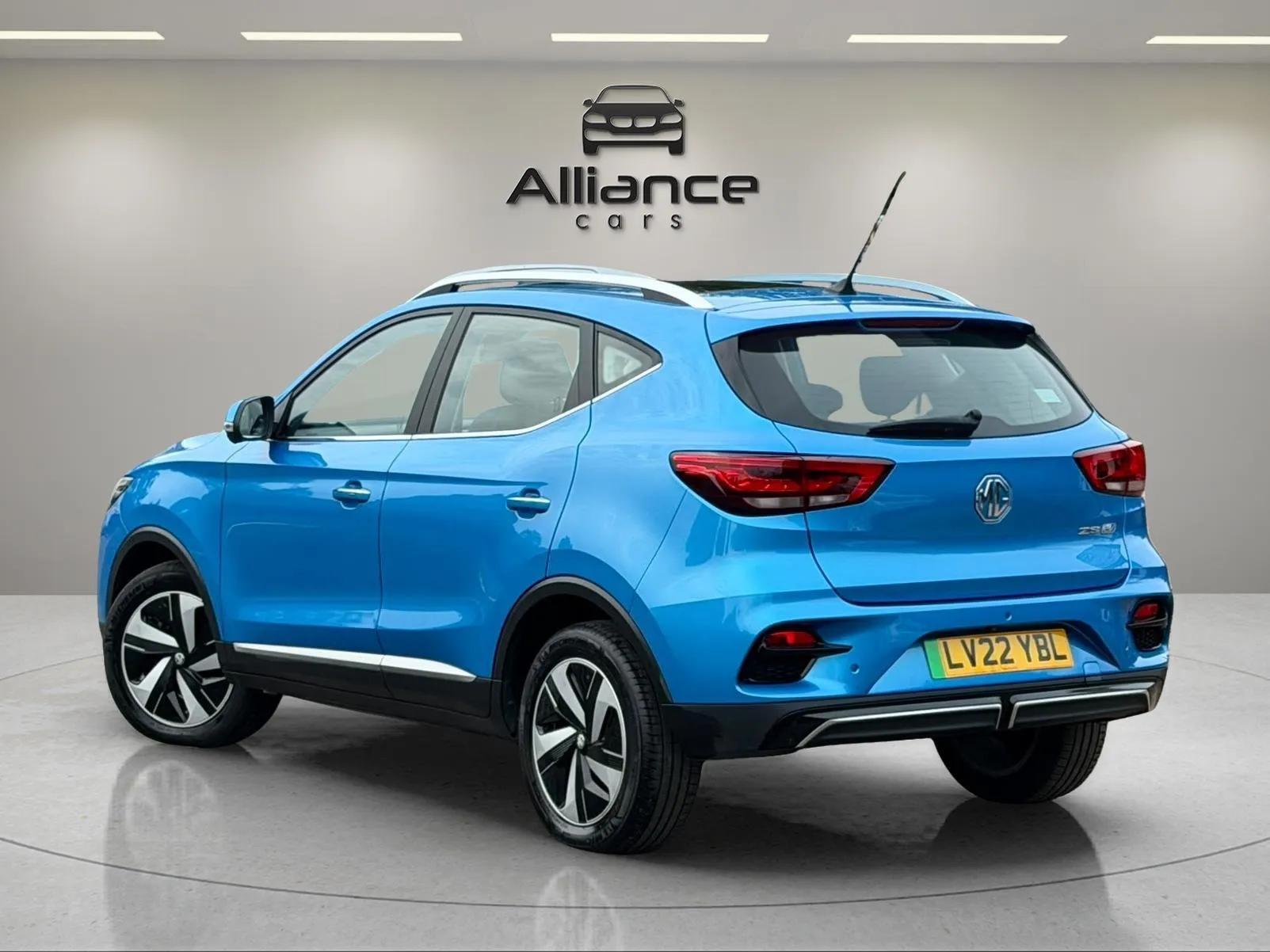 MG MG ZS view 3