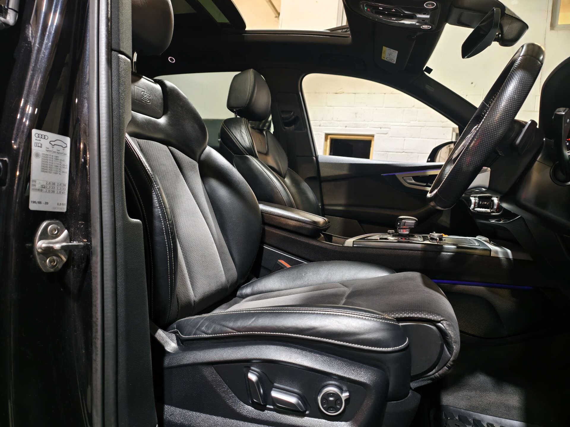 Audi Q7 view 28