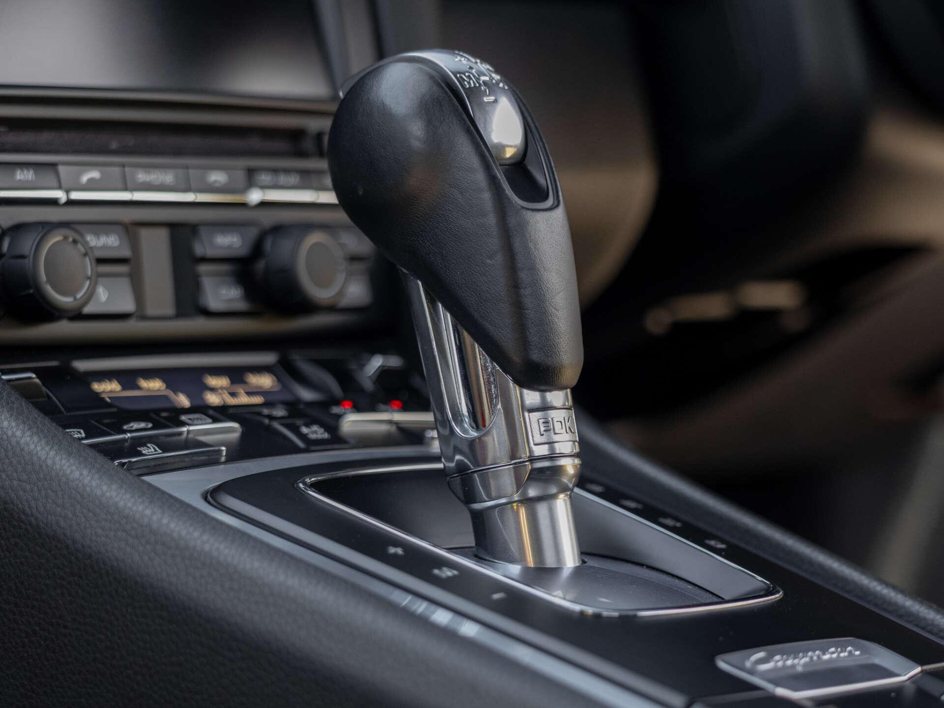 Porsche Cayman view 35