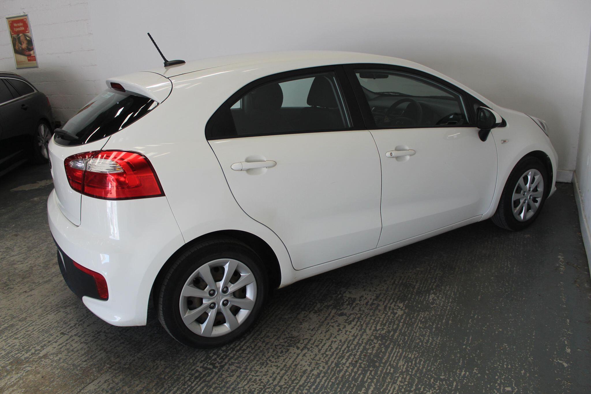 Kia Rio view 11