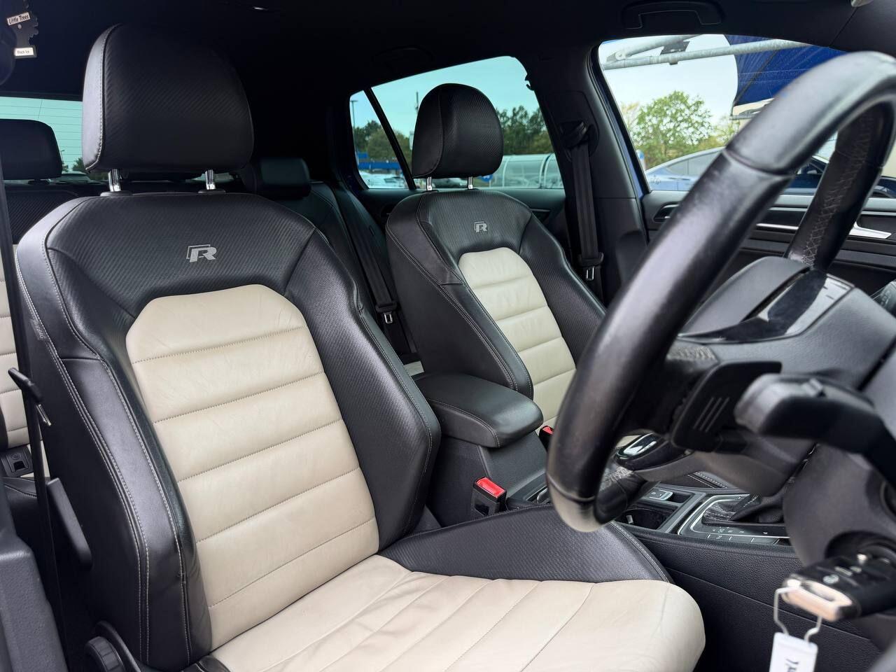 Volkswagen Golf view 12