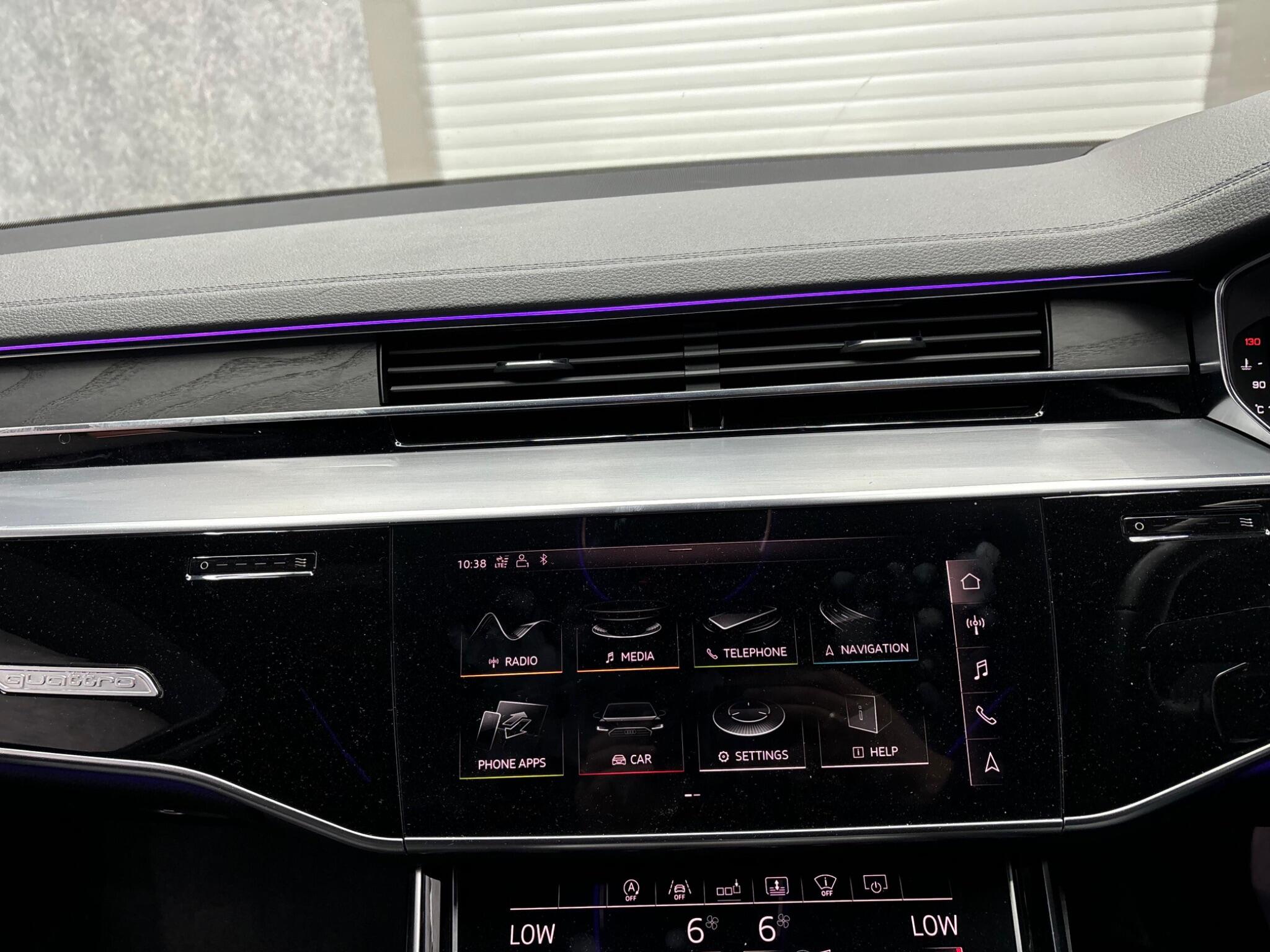 Audi A8 view 20
