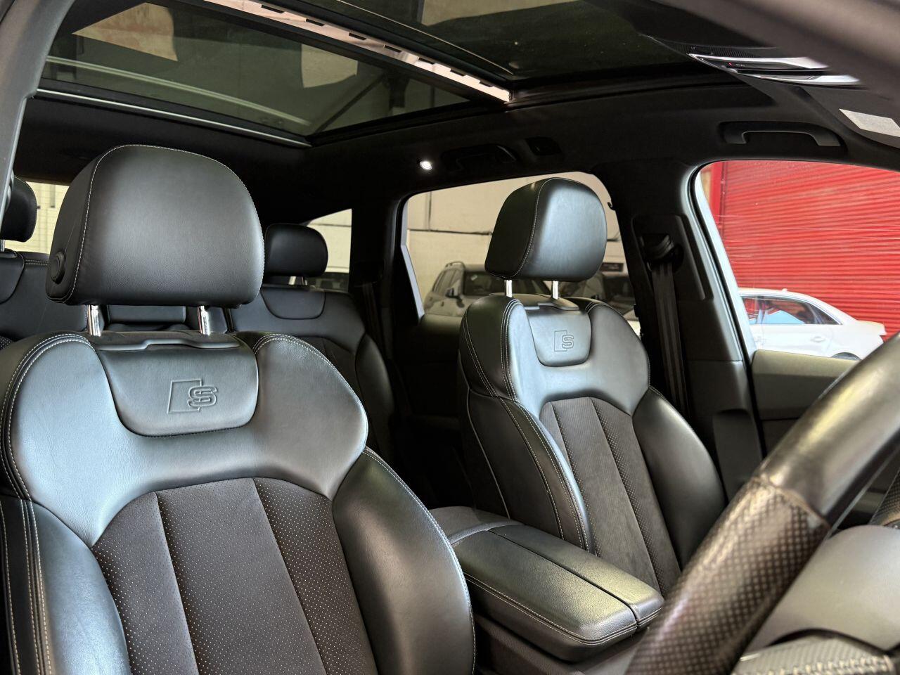 Audi Q7 view 33
