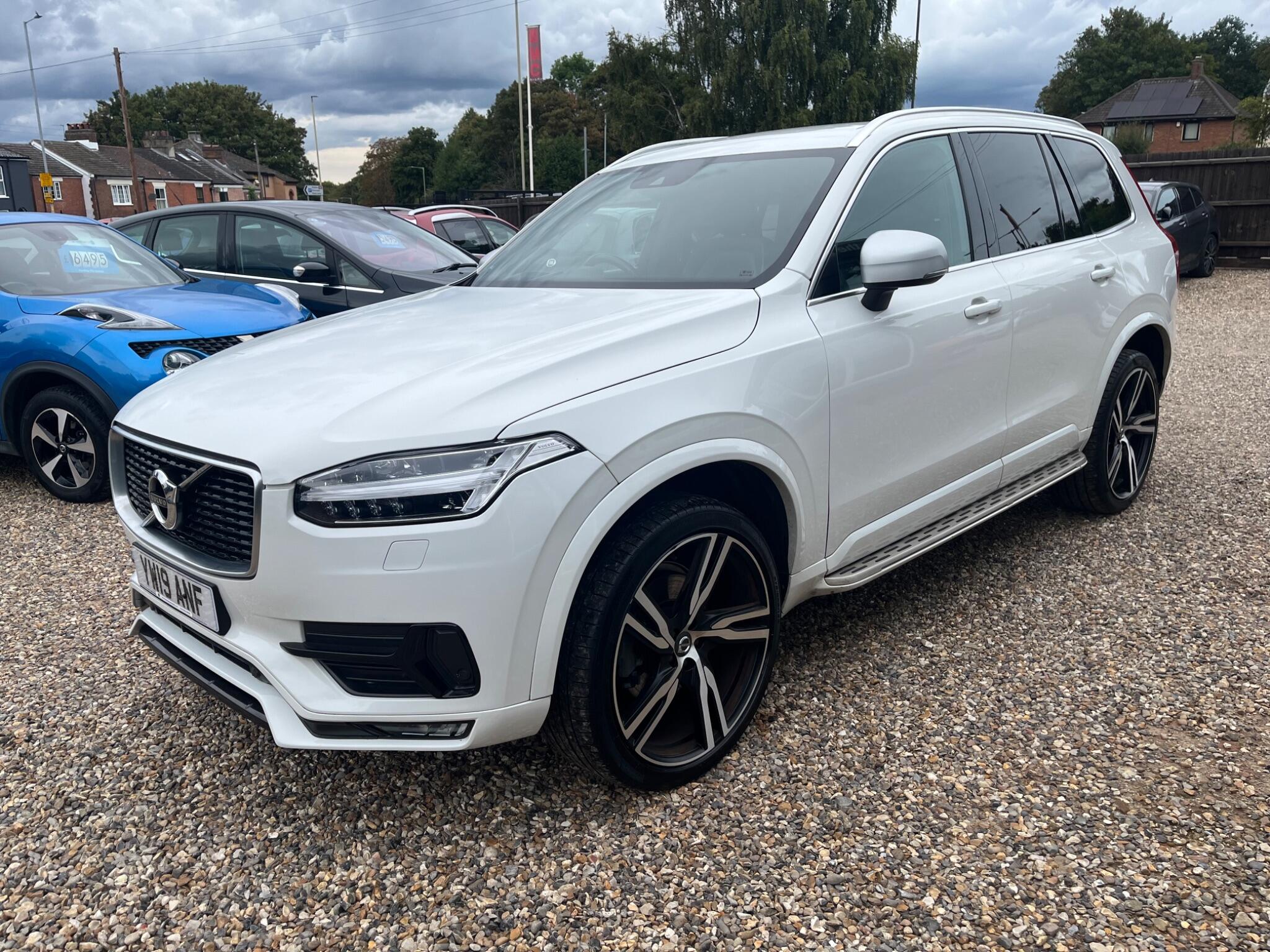 Volvo XC90 view 10