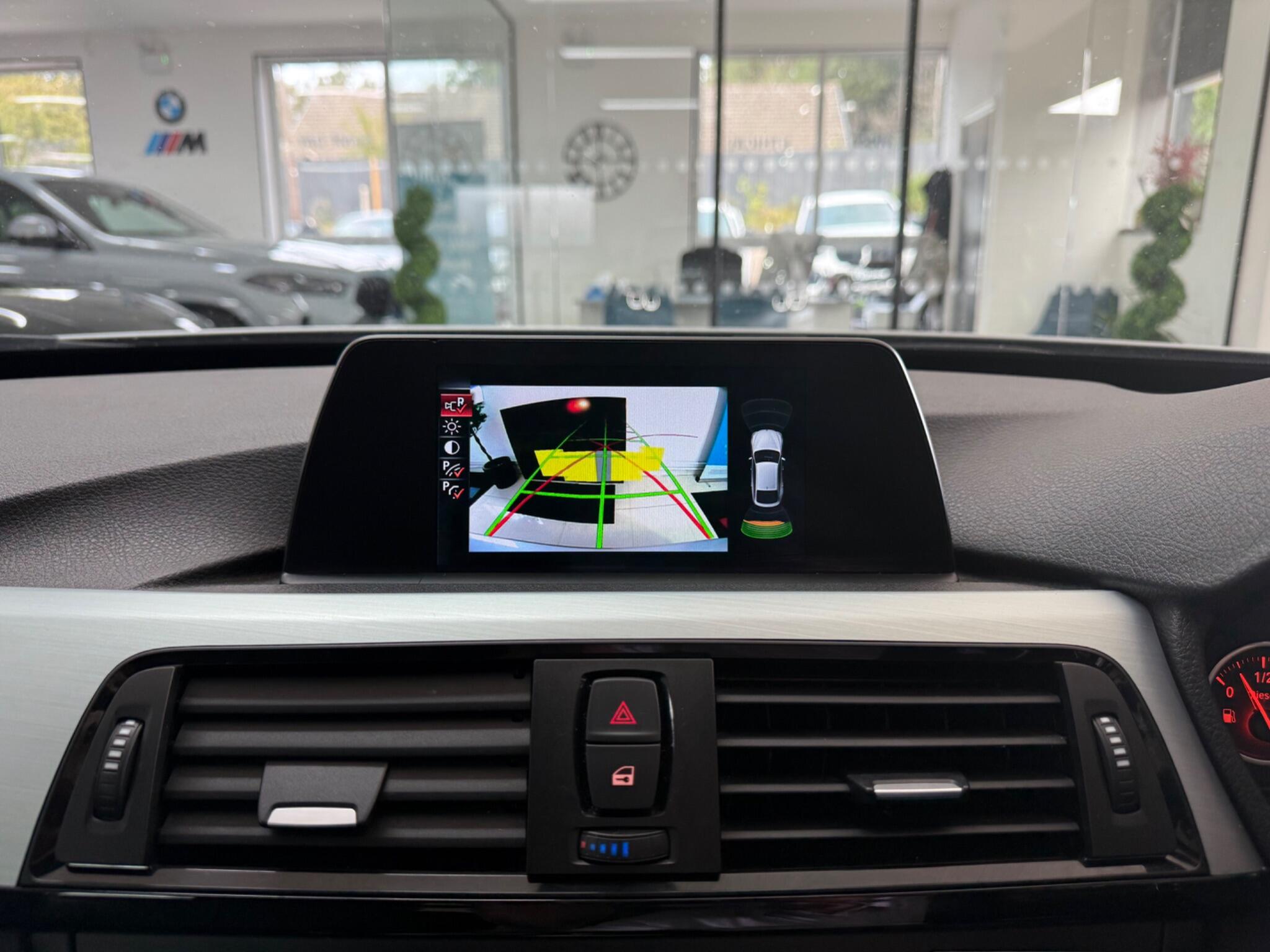 BMW 3 Series view 8