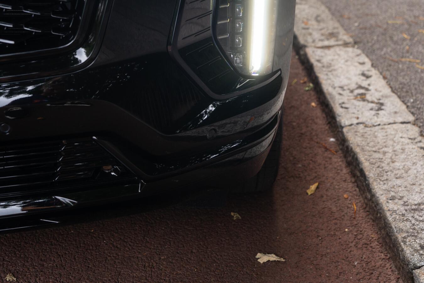 Cadillac Escalade view 8