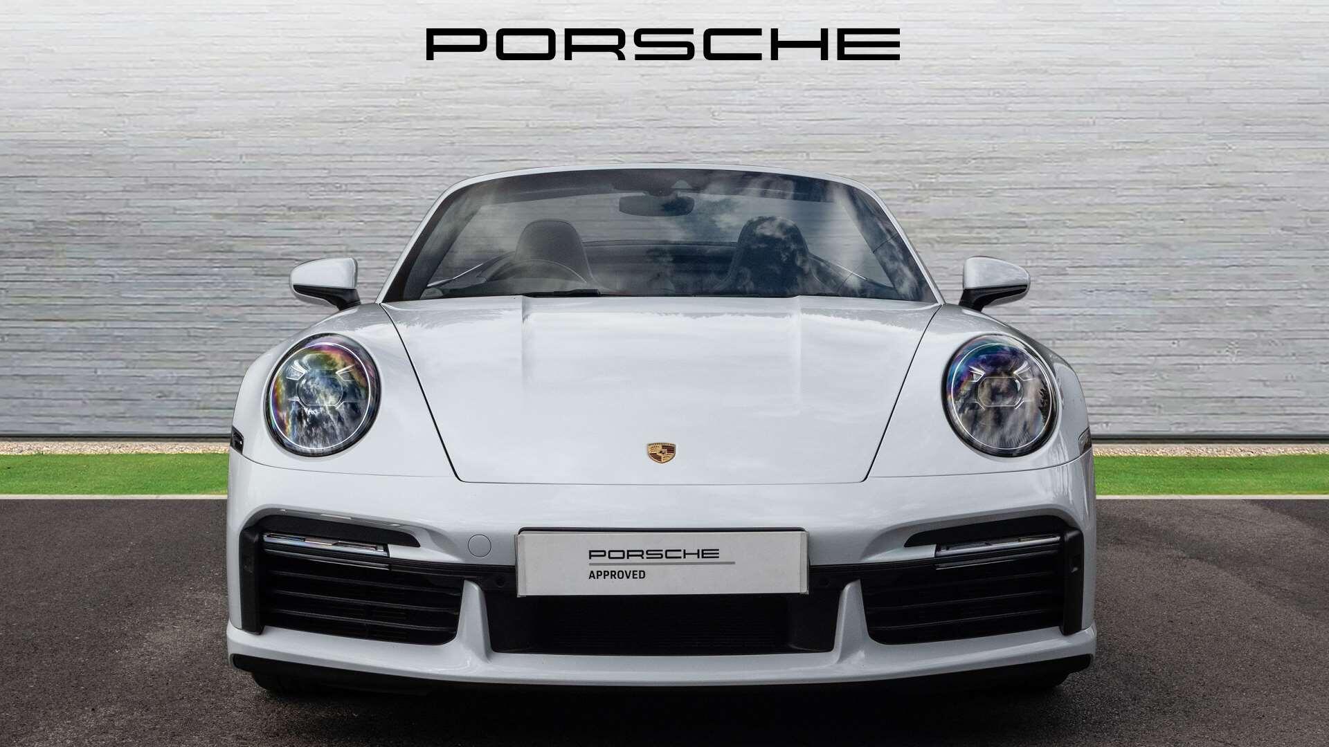 Porsche 911 view 11