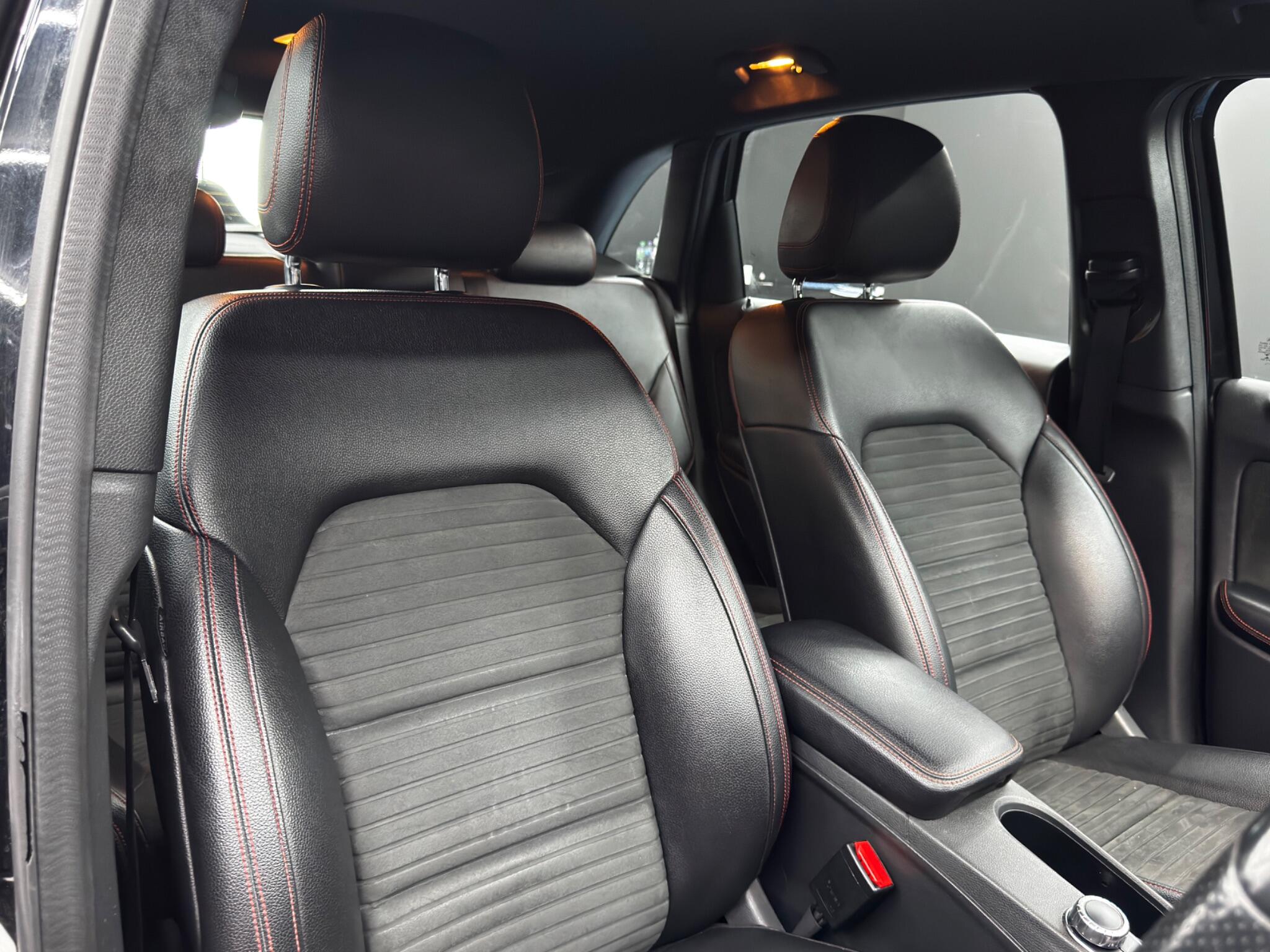 Mercedes-Benz B-Class view 12