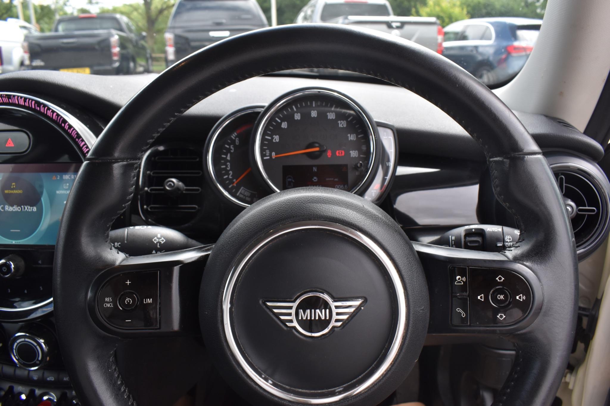 Hatch - 1.5 Cooper Classic Euro 6 (s/s) 3dr - Image 16