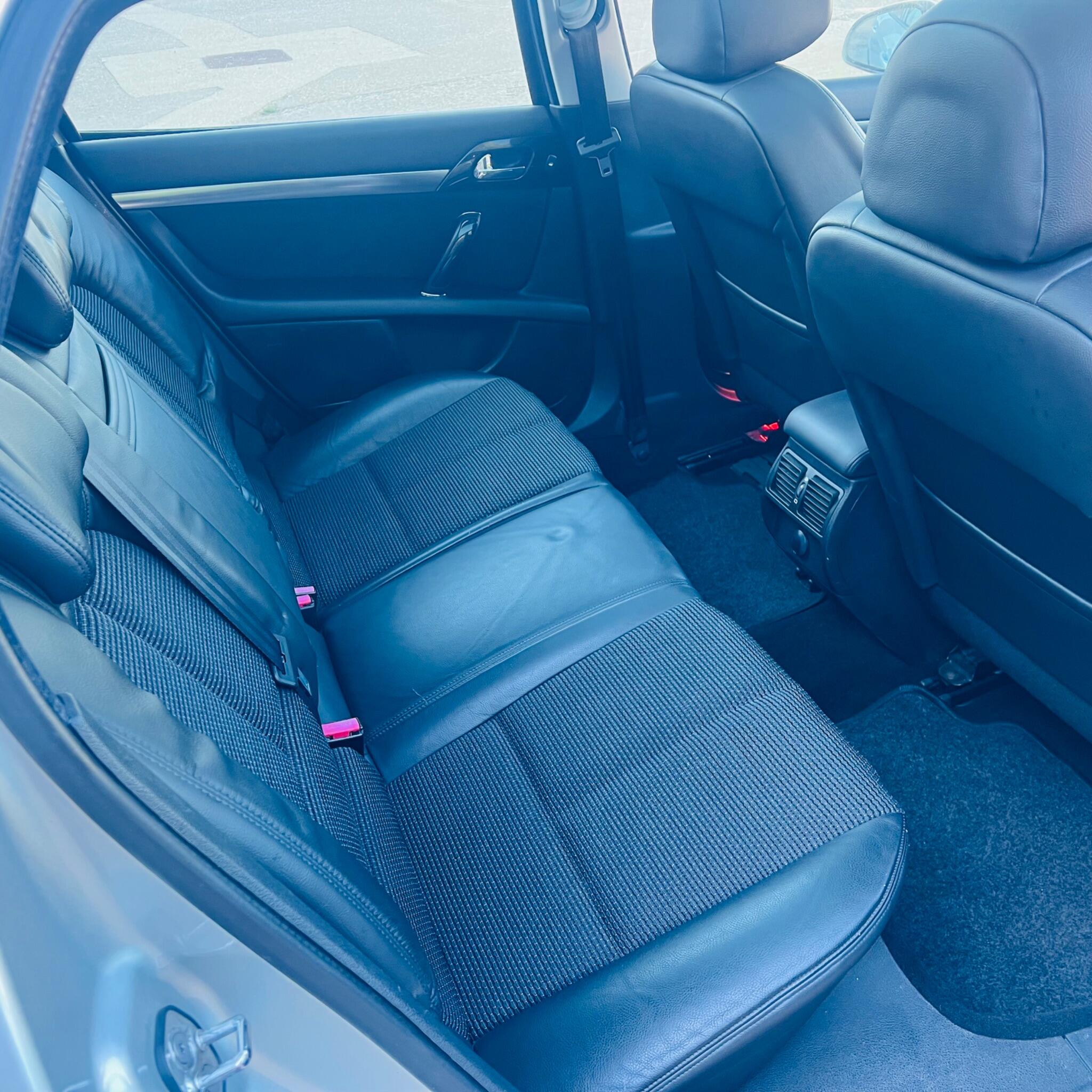 Peugeot 407 view 10