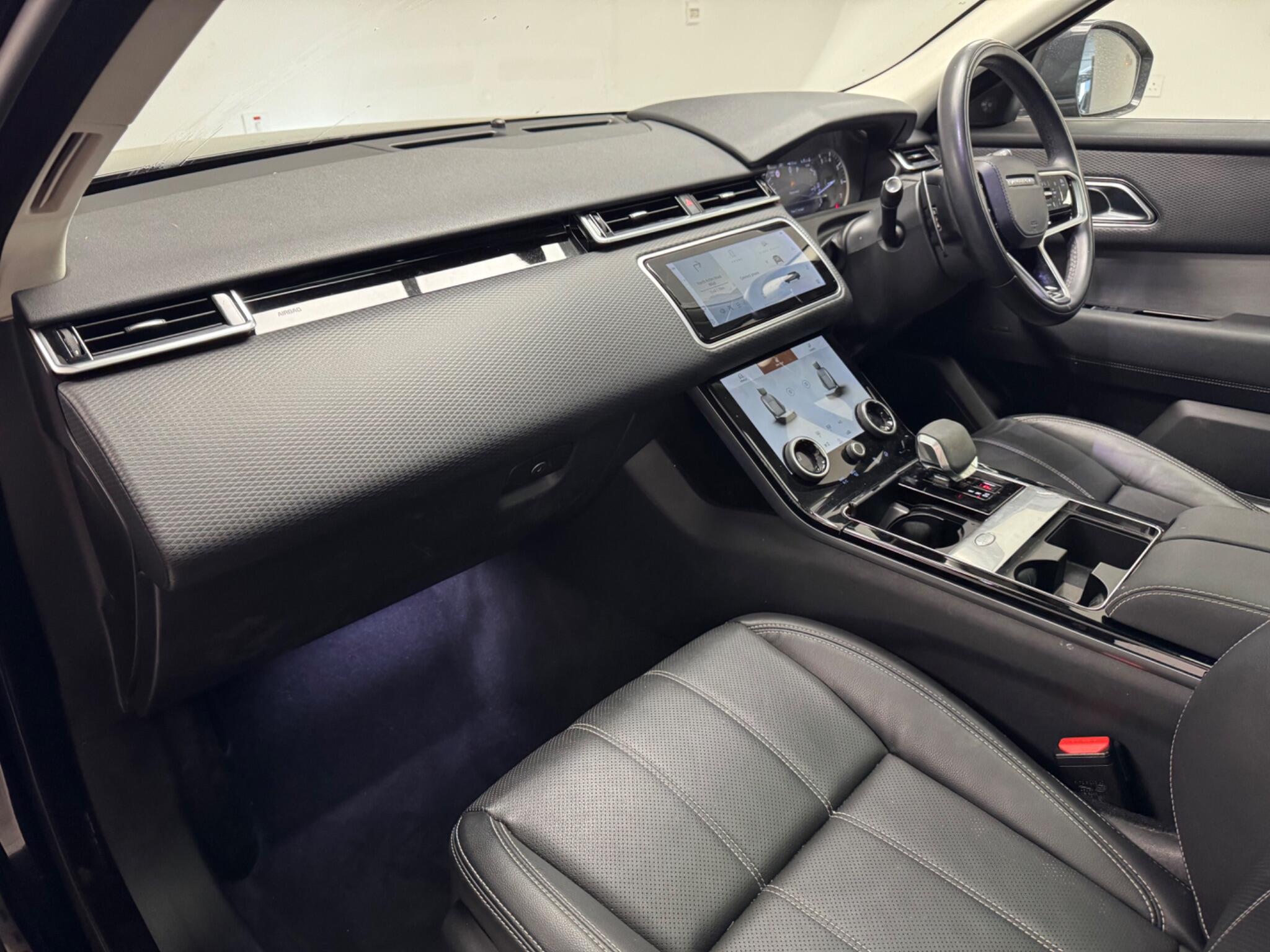 Land Rover Range Rover Velar view 6