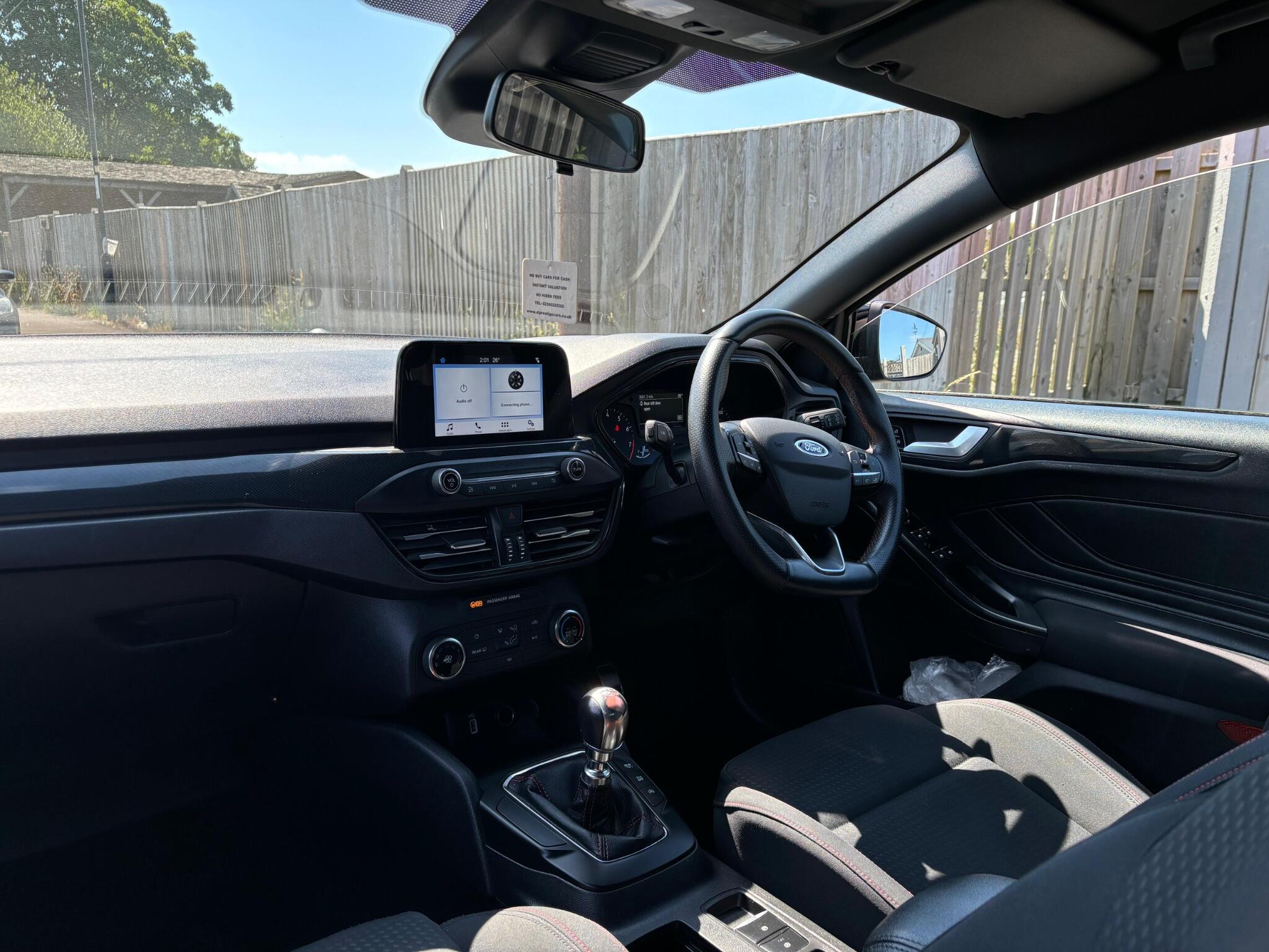 Ford Focus view 6