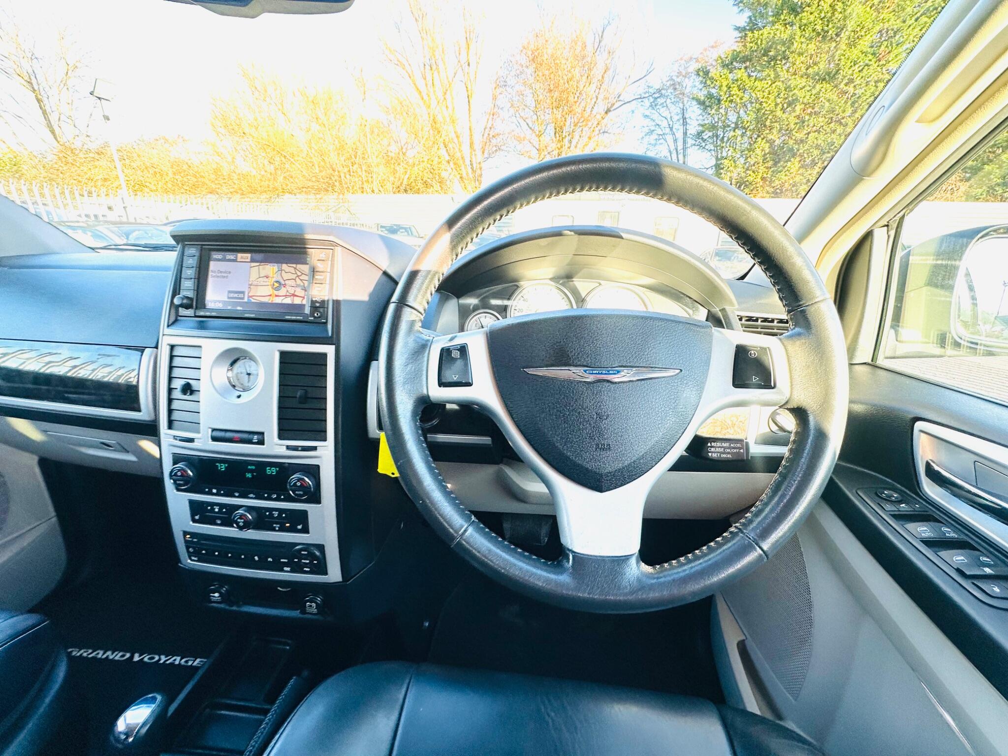 Chrysler Grand Voyager view 25