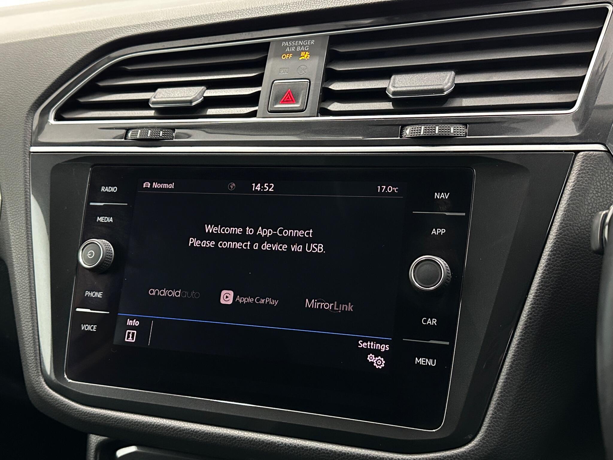 Volkswagen Tiguan view 24
