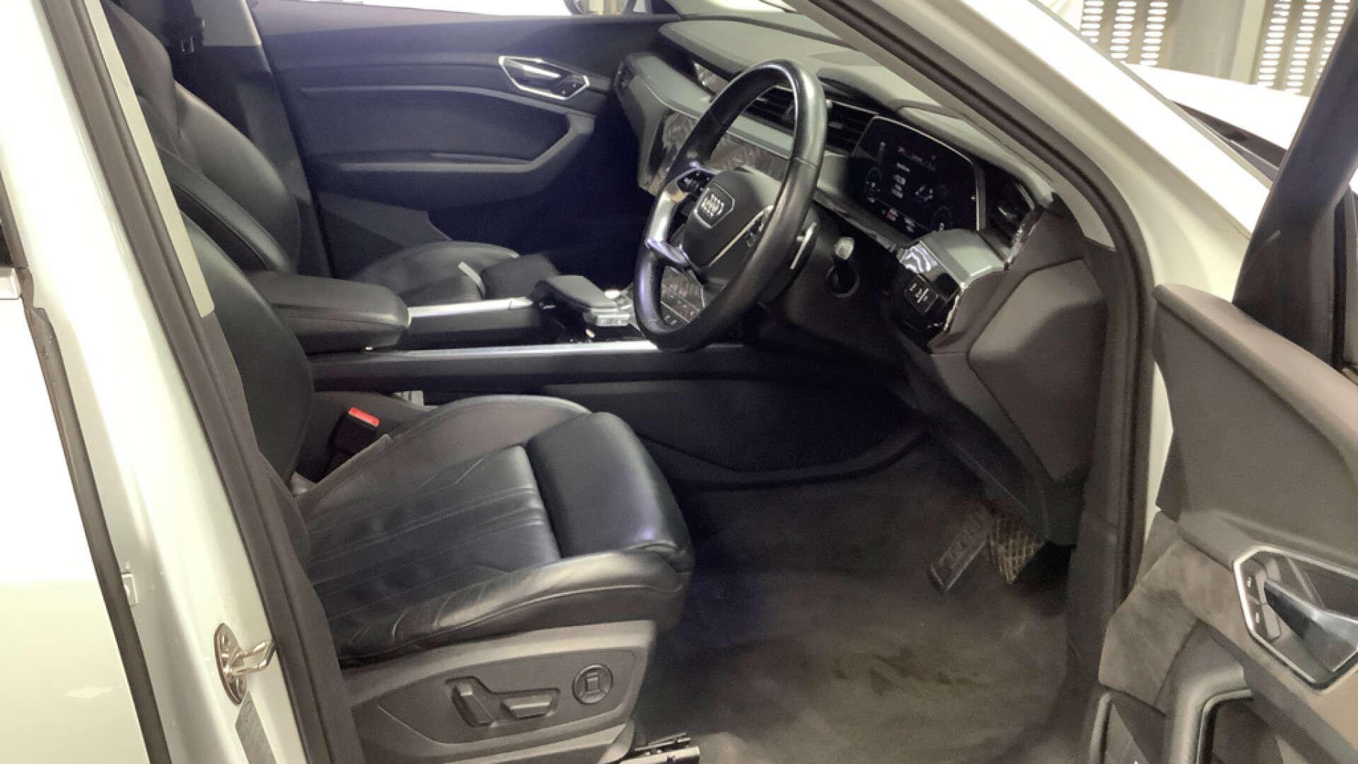 Audi E-Tron view 9