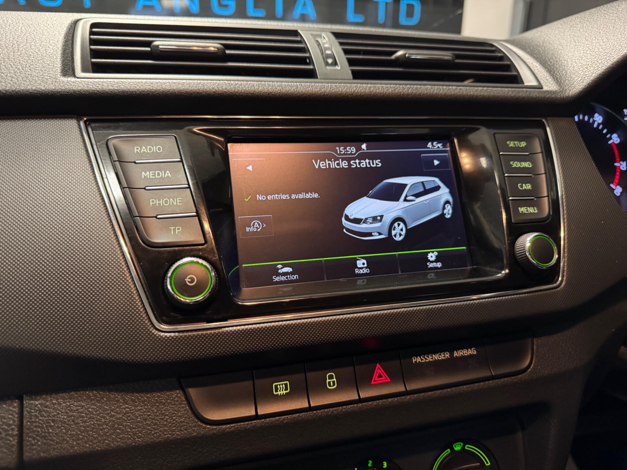 2016 Skoda Fabia 1.2 TSI SE Euro 6 (s/s) 5dr • 33,000 miles image 31