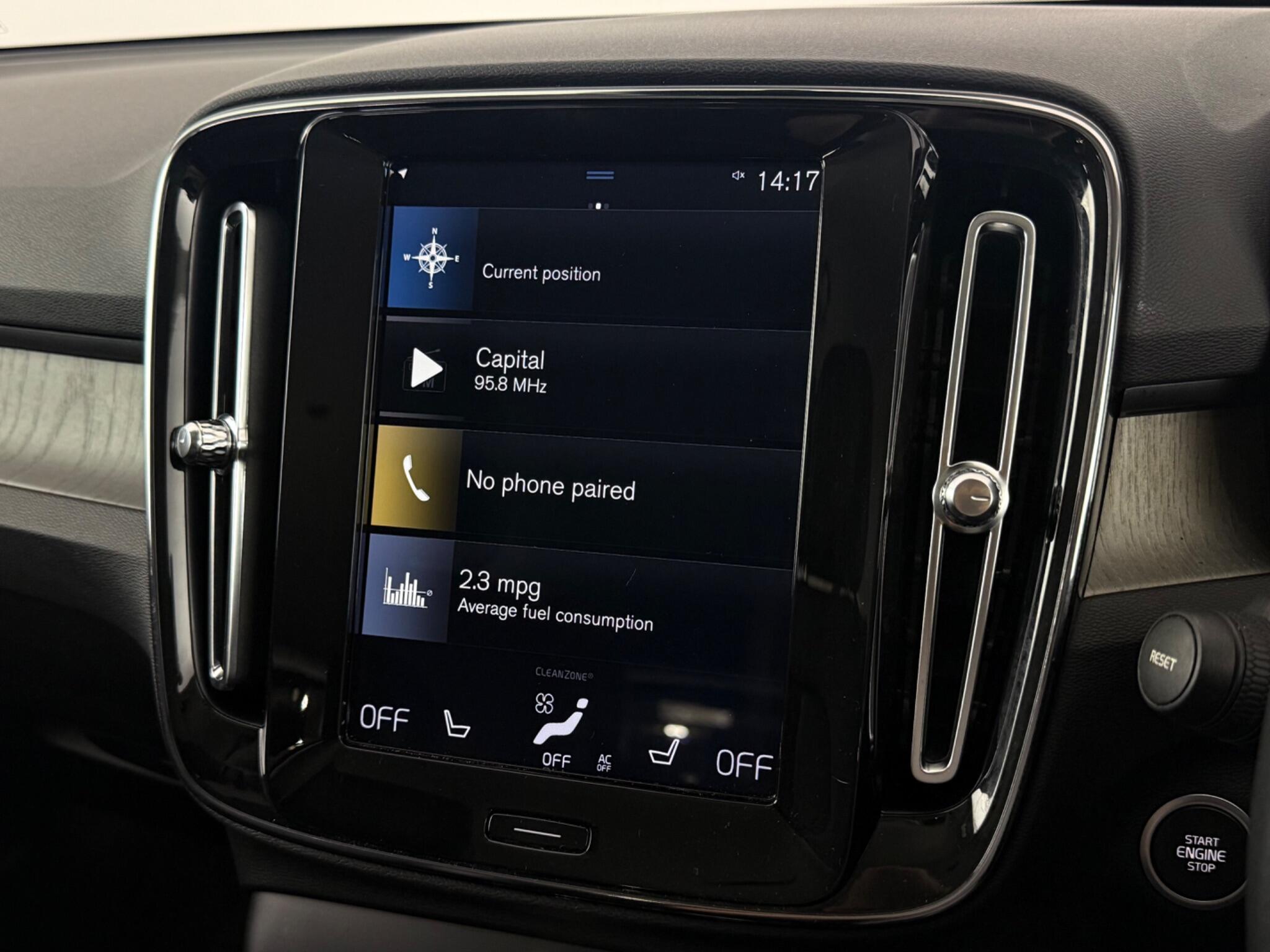Volvo XC40 view 22