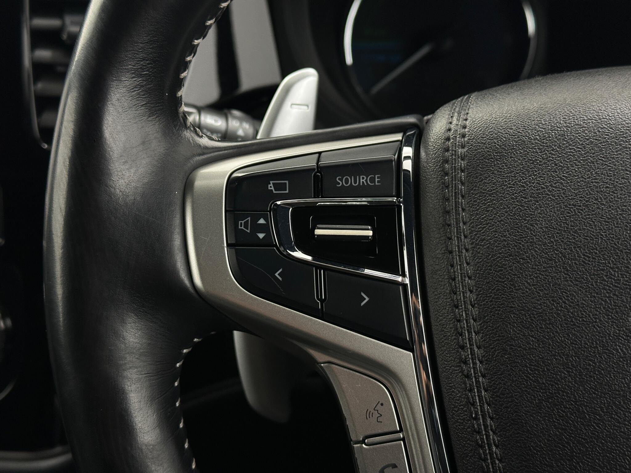 Mitsubishi Outlander view 15