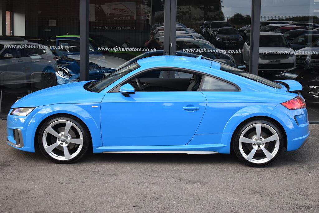 Audi TT view 6