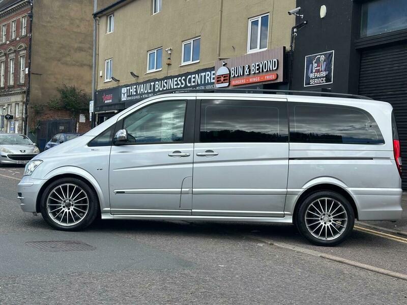 Mercedes-Benz Viano view 42