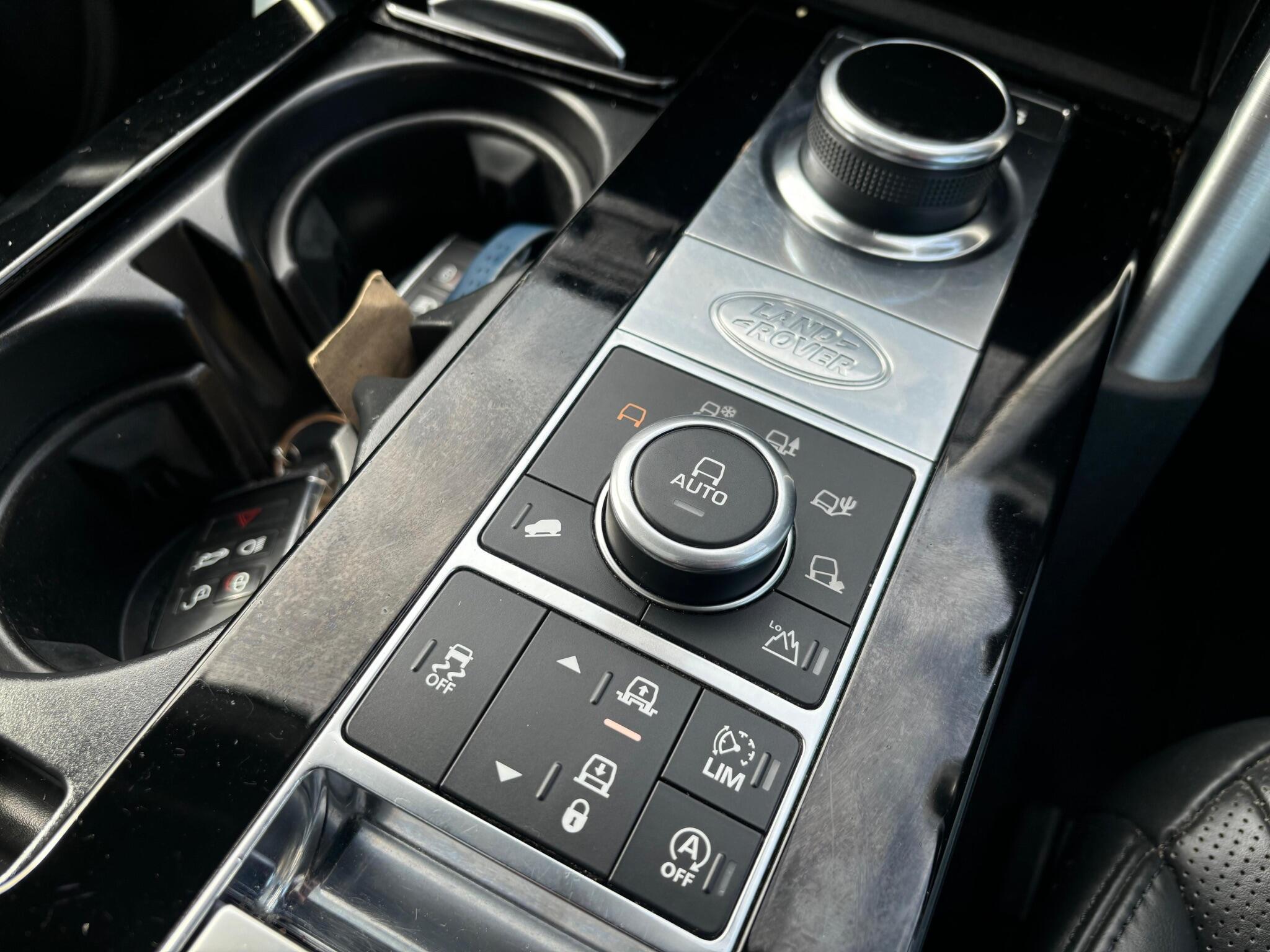 Land Rover Discovery 3 view 19