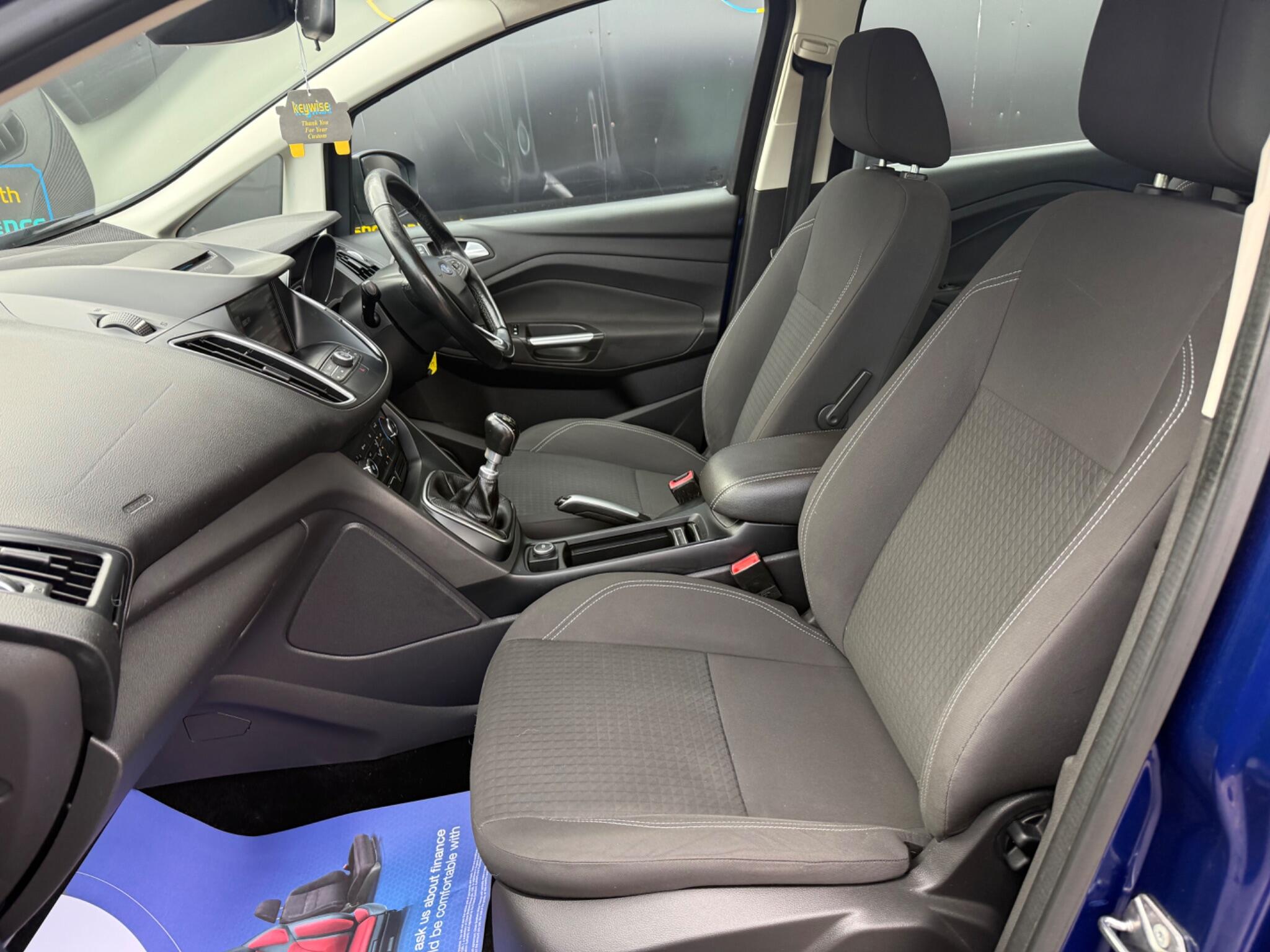 Ford Grand C-Max view 21