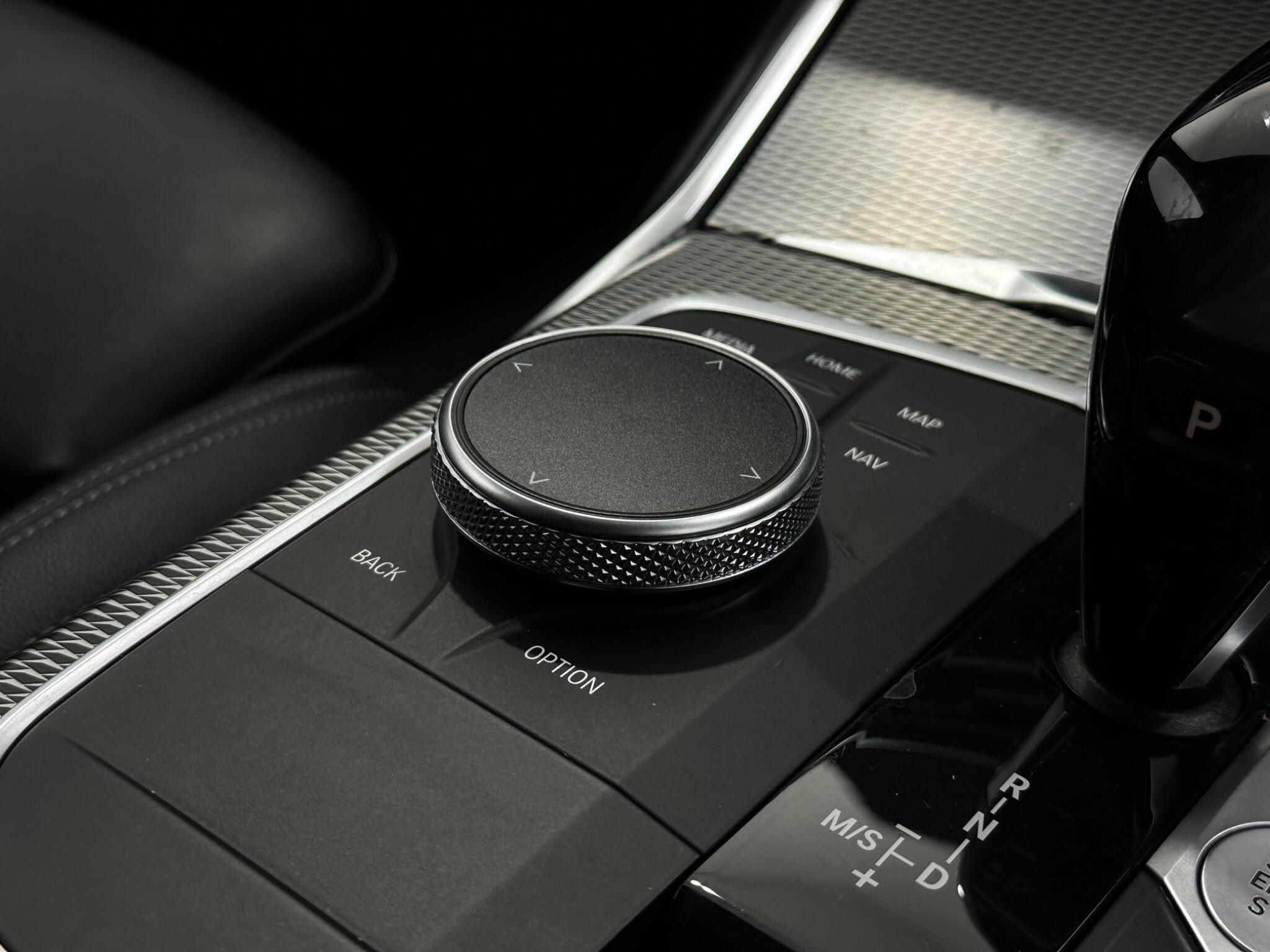 BMW 3 Series view 22