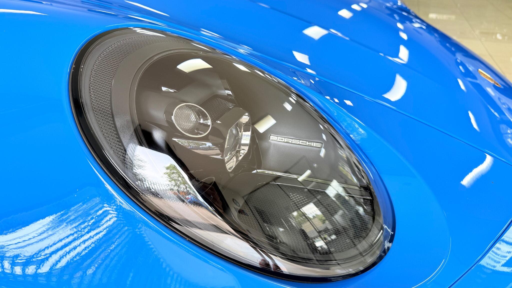 Porsche 911 view 80