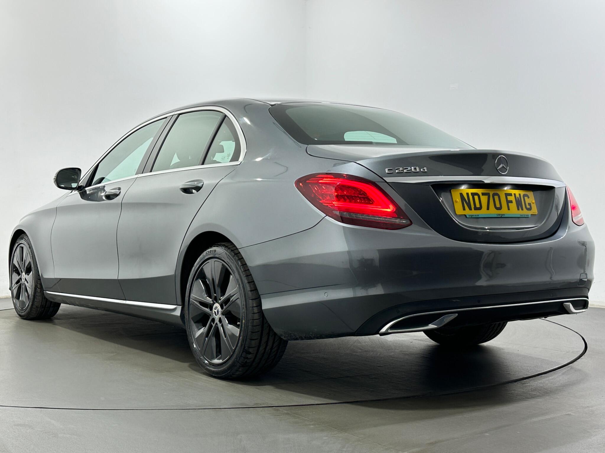 Mercedes-Benz C-Class view 49