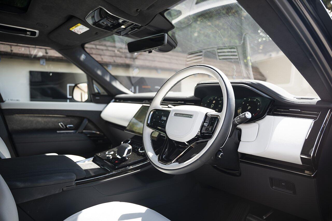 Land Rover Range Rover Sport view 7