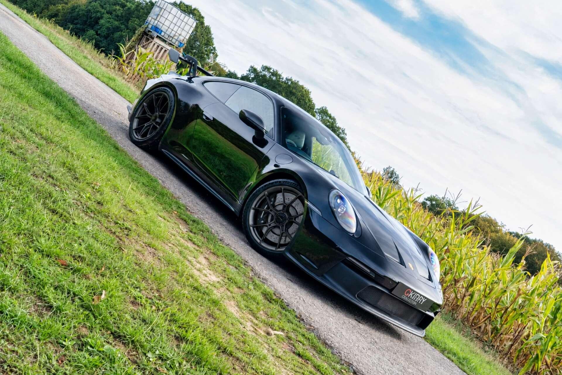 Porsche 911 view 19