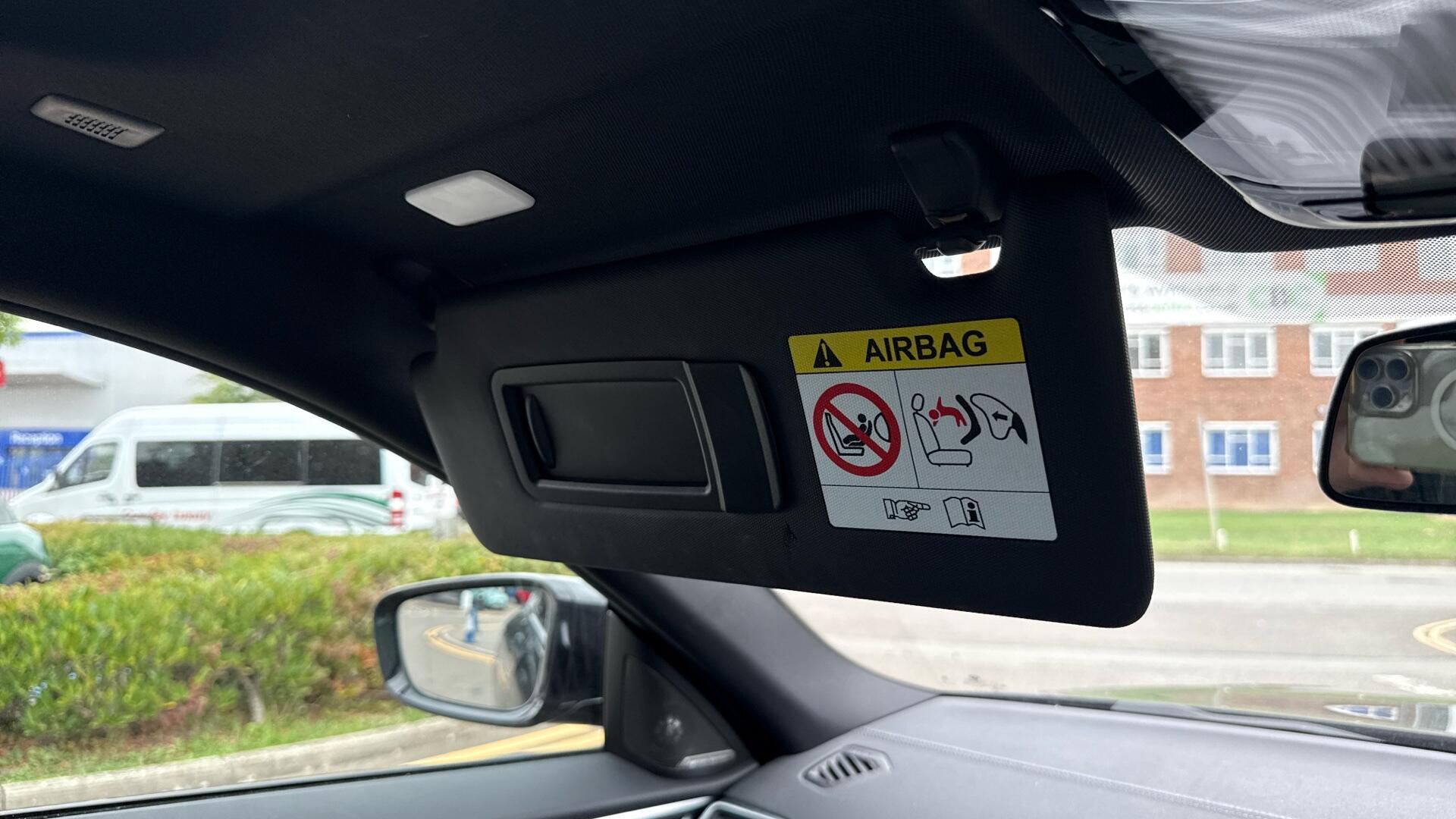 BMW i4 view 50
