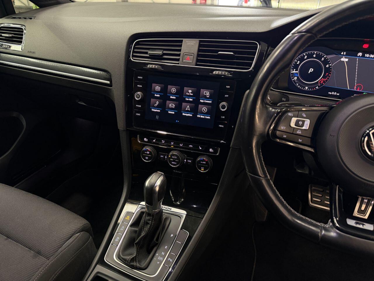 Volkswagen Golf view 19