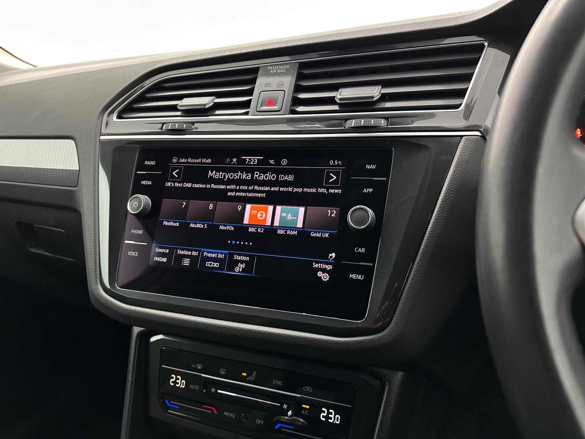 Volkswagen Tiguan view 23