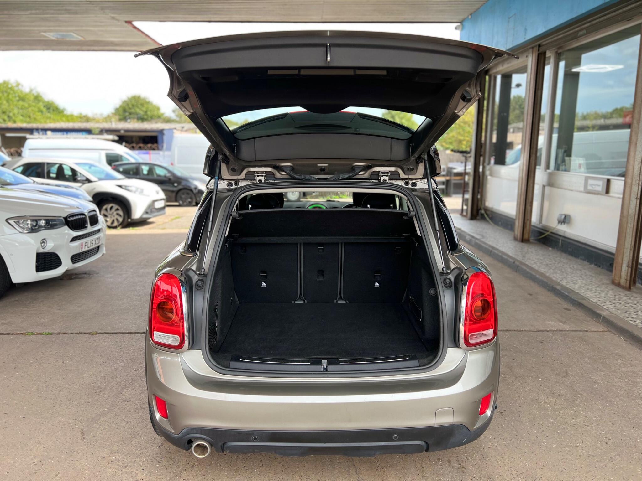 Mini Countryman view 8