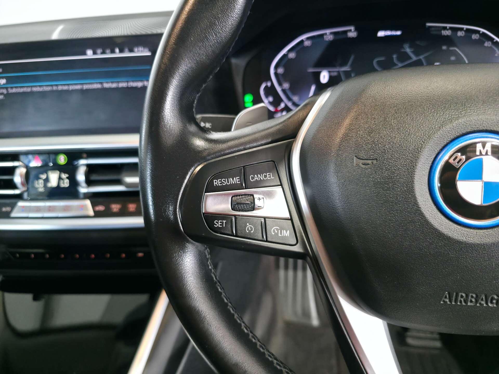 BMW 3 Series view 33