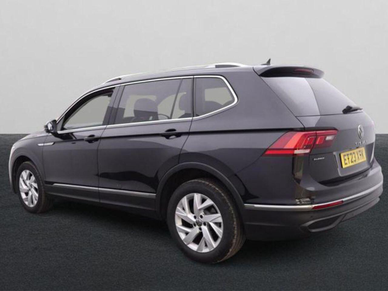Volkswagen Tiguan Allspace view 3