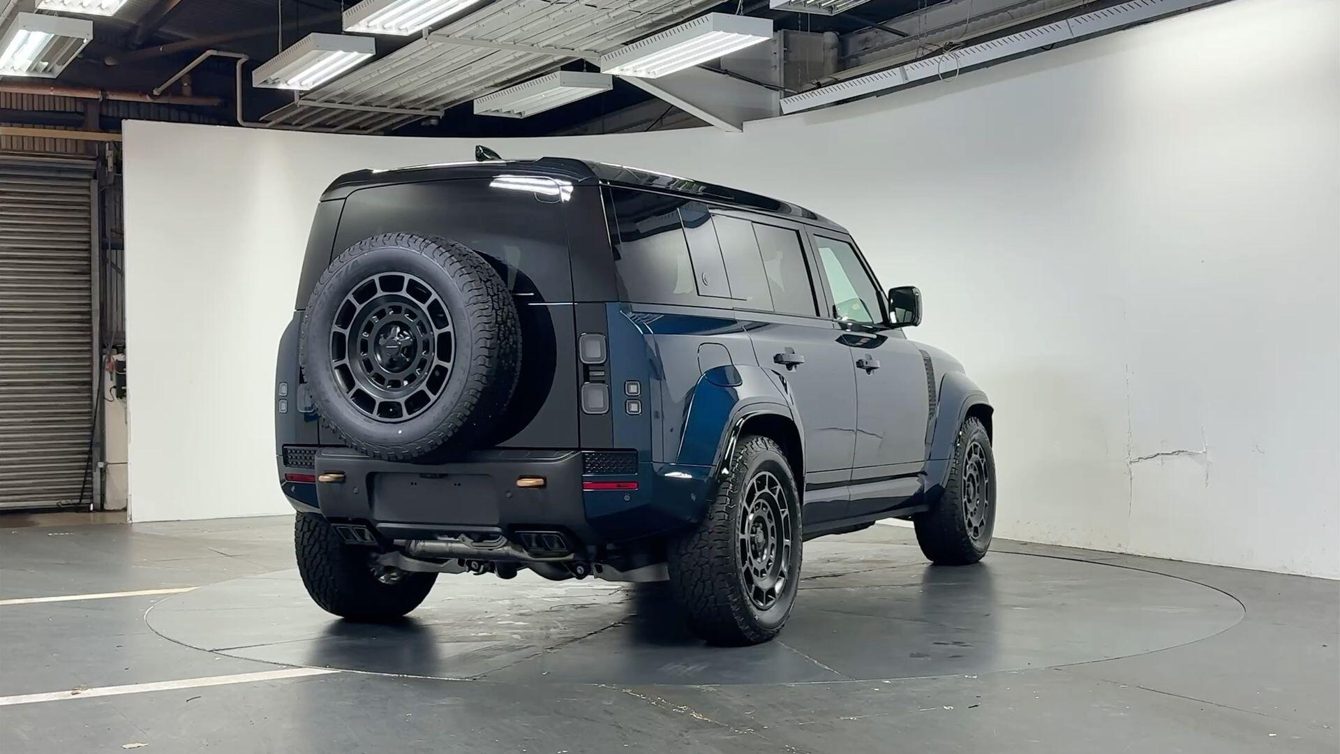 Land Rover Defender view 27