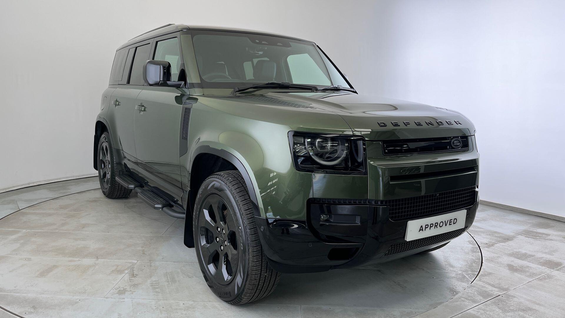 Land Rover Defender view 35