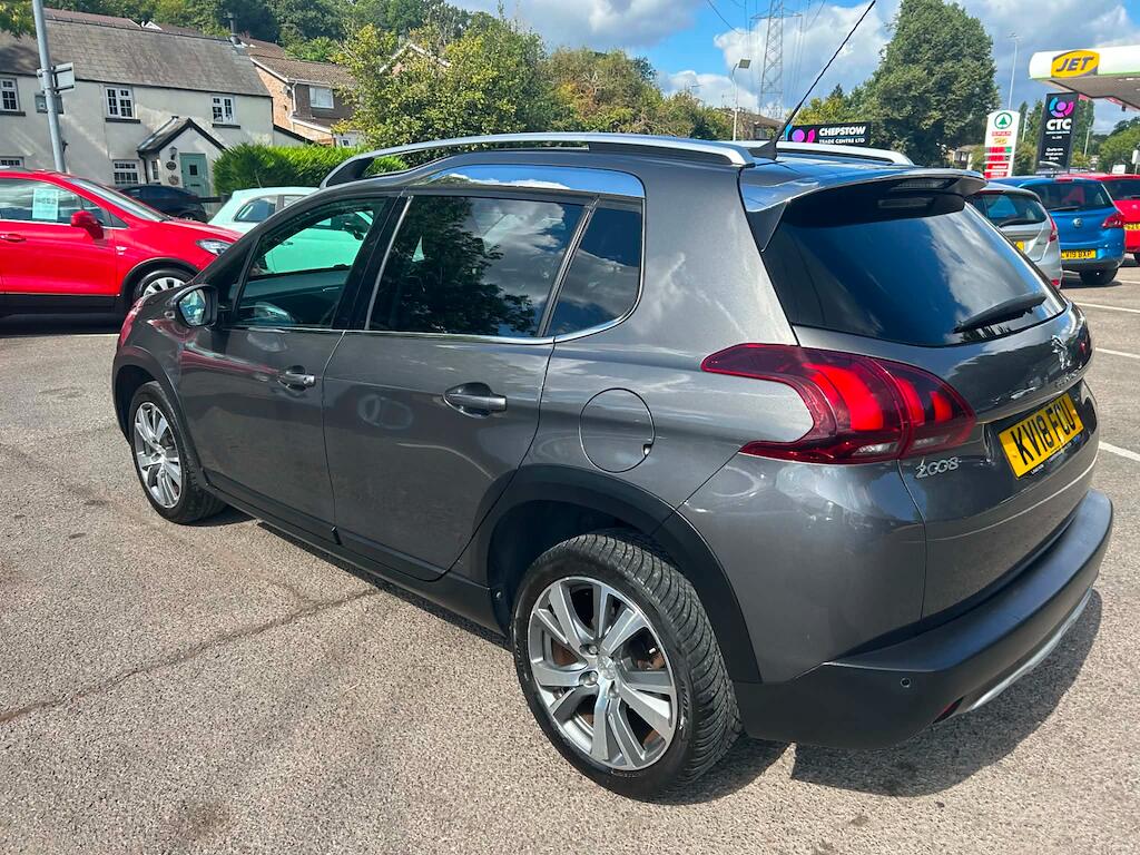 Peugeot 2008 view 4