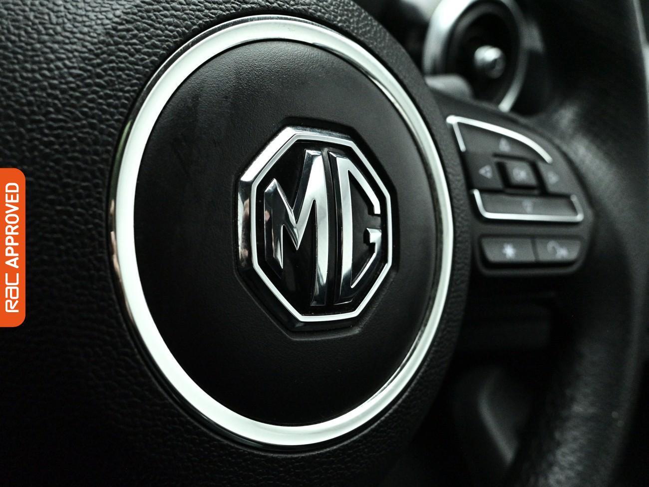 MG ZS view 25