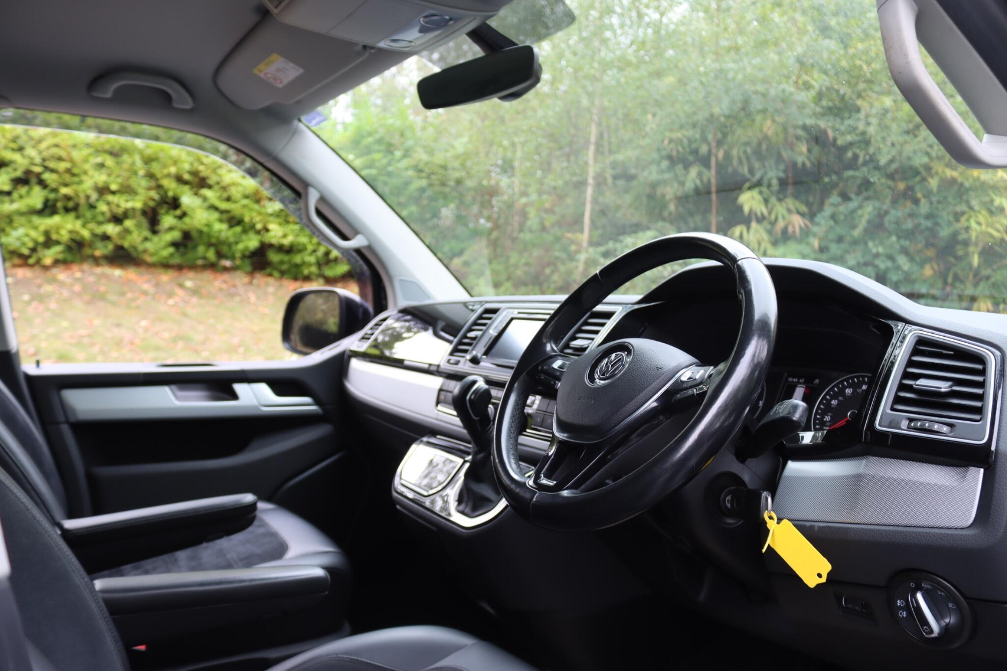 Volkswagen Caravelle view 30
