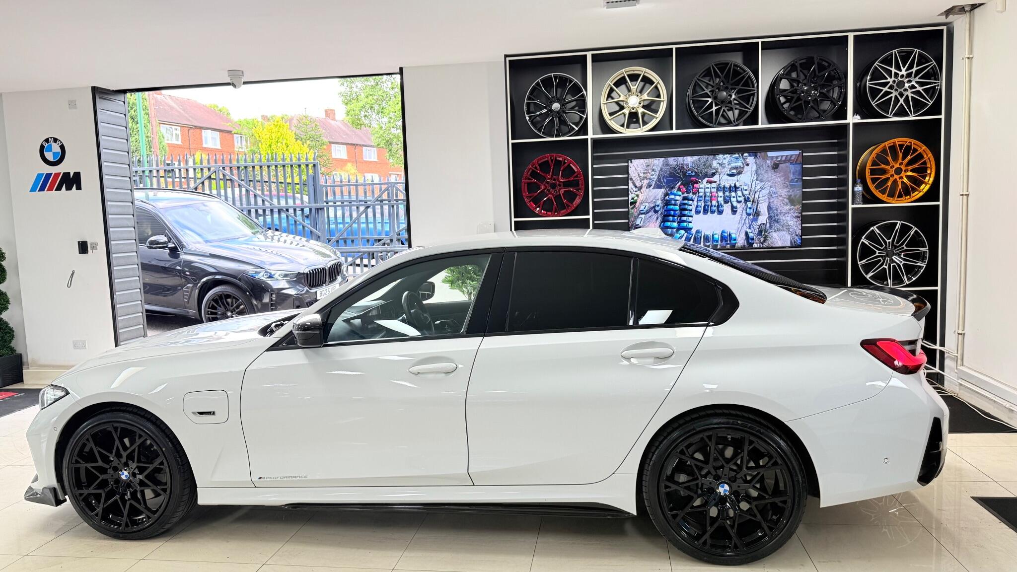 BMW 3 Series view 38