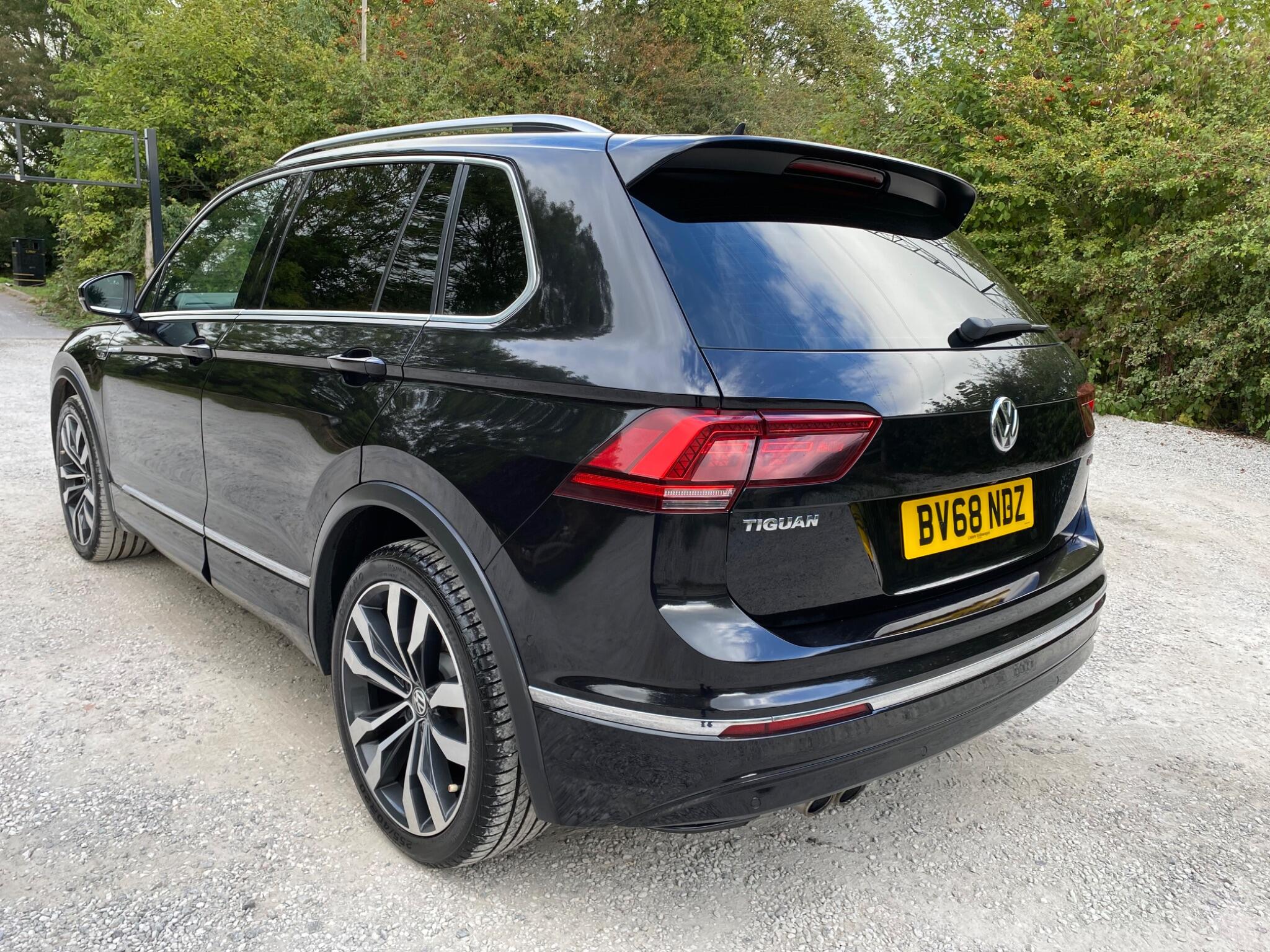 Volkswagen Tiguan view 5